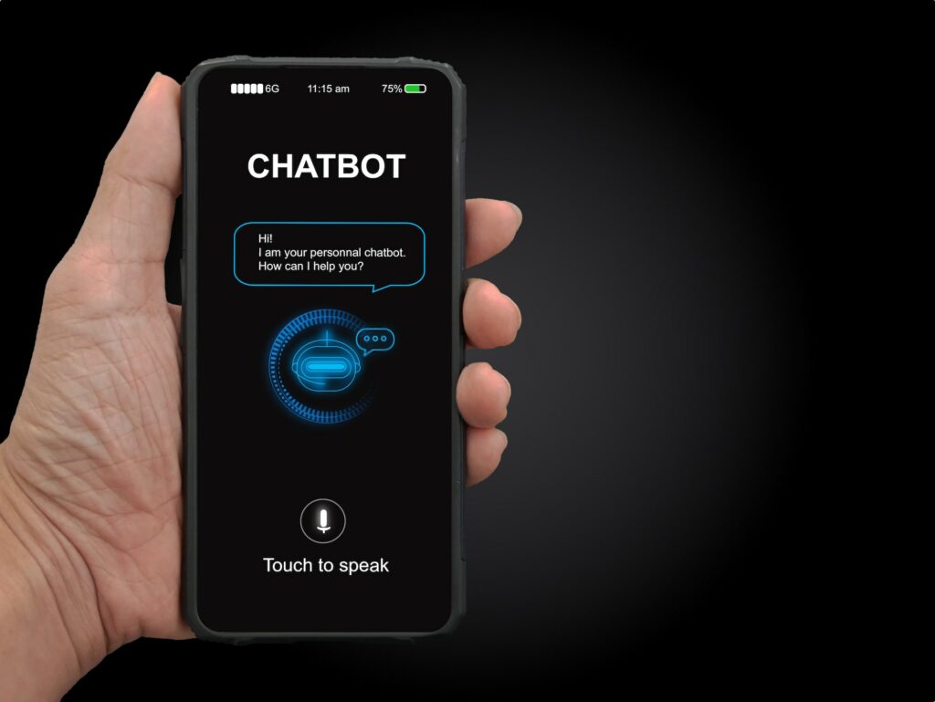 Homme utilisant un chatbot